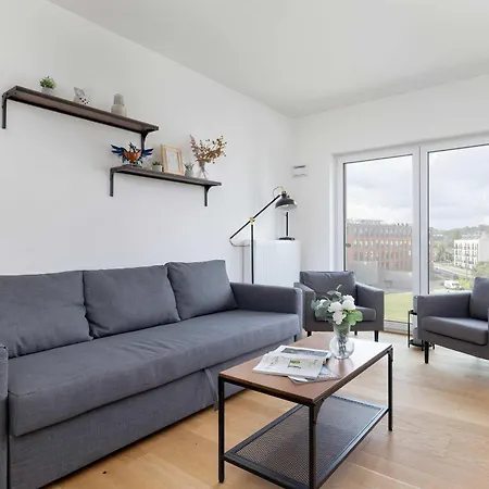 Functional With Parking In Cracow By Renters Apartmán Krakov