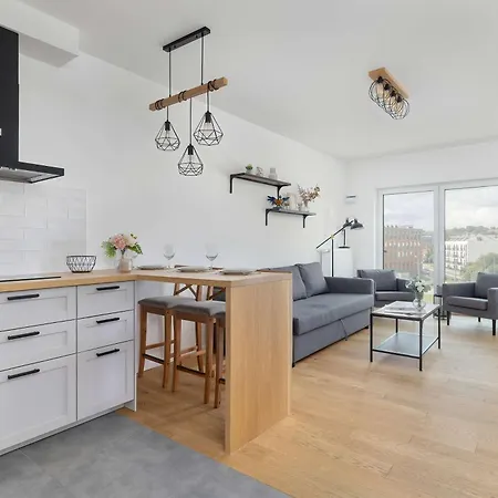 Functional With Parking In Cracow By Renters Apartmán *