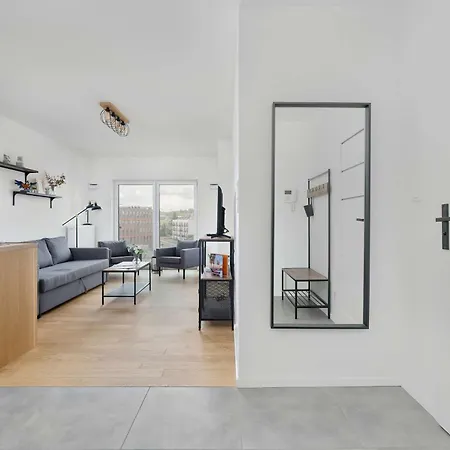 Functional With Parking In Cracow By Renters *