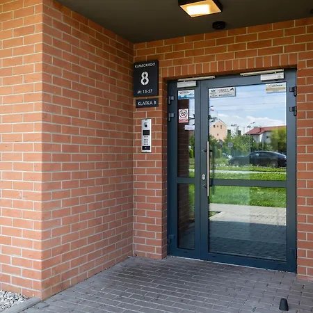 Functional With Parking In Cracow By Renters *